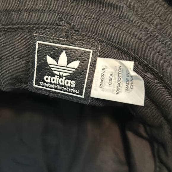 Adidas originals Navy Blue Bucket Hat with white adidas logo on the front. OS - Picture 5 of 5